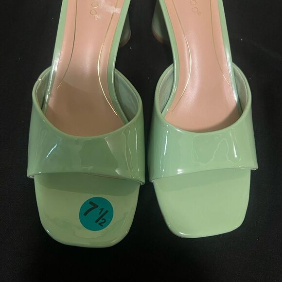 Women's Green Open-Toe Heels - Picture 4 of 4